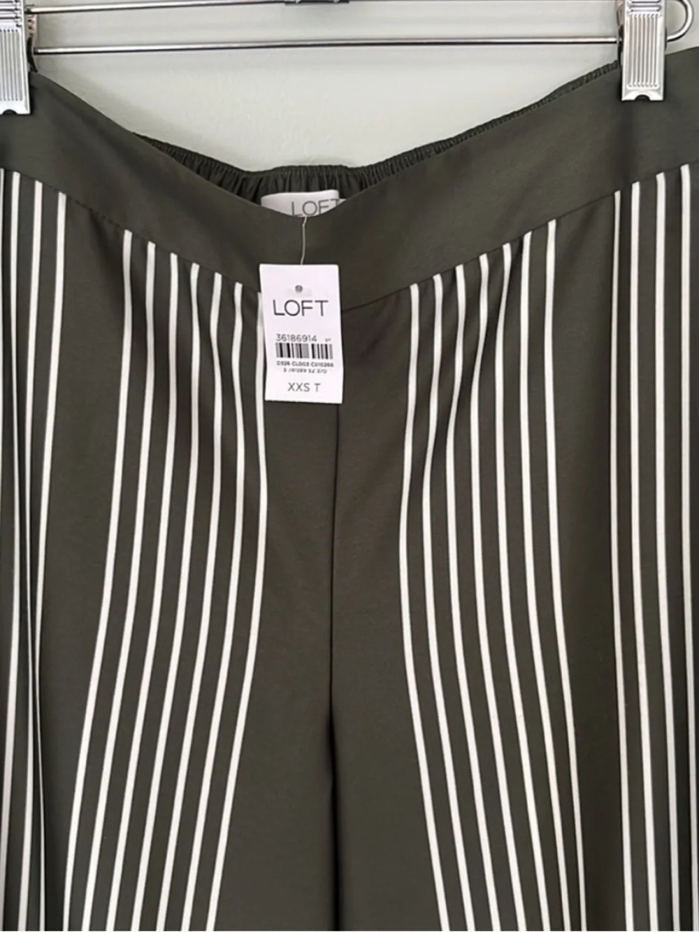 LOFT Olive Wide-Leg Pants with White Geometric Stripes